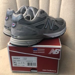 New Balance Men's 990 V4 Sneaker Men’s Size 8.5 4E Made In USA NWT